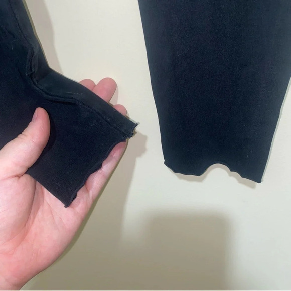 Women’s  TNA Brand Casual Soft Black Leggings With Logo on the Back Size Small - Picture 14 of 14